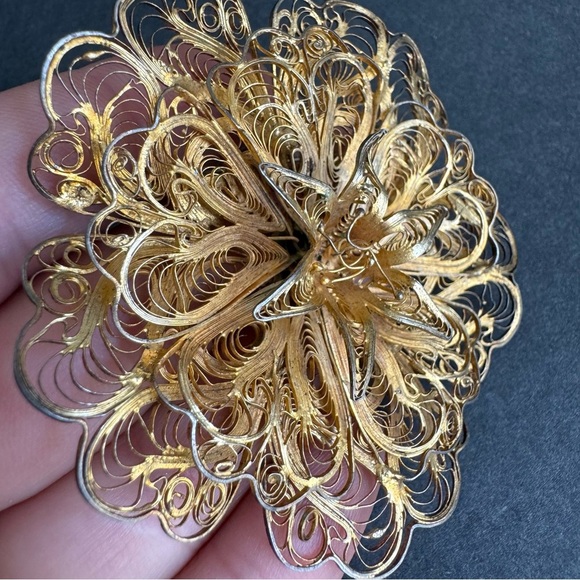Vintage Sterling Silver Filigree Brooch Large Flower Pin Spun Silver - Picture 4 of 10
